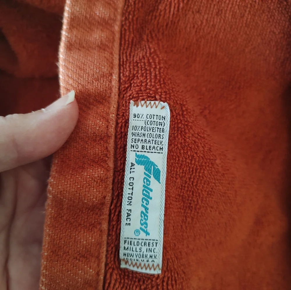Fieldcrest Vintage 1970s, 1980s Burnt Orange Bath Towel And Wash Cloth Set USA